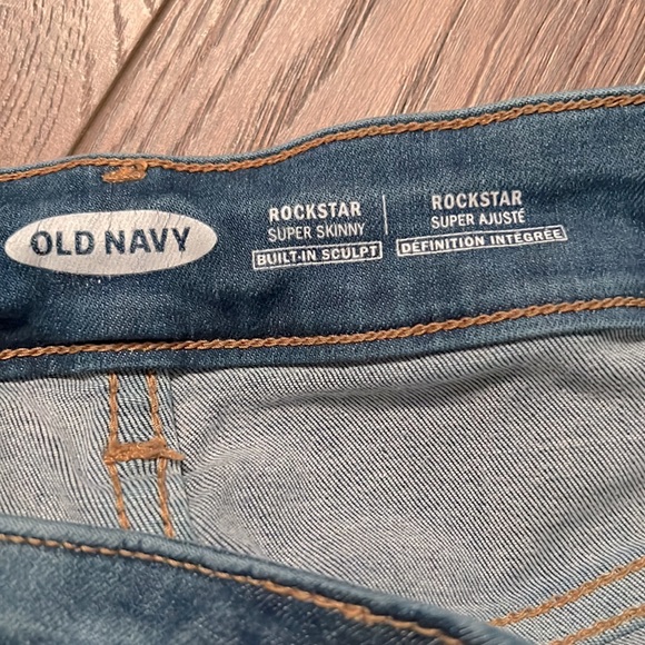 Old Navy size 6 jeans - Picture 3 of 4